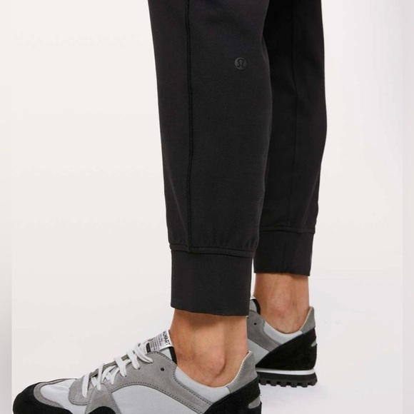 Lululemon Ready To Rulu Black Joggers - Picture 4 of 8